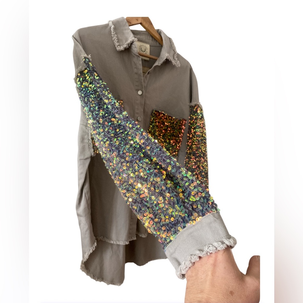 NWT Fantastic Fawn Light Grey Sequin Sleeve Shacket Oversized Jacket size S - Picture 3 of 16